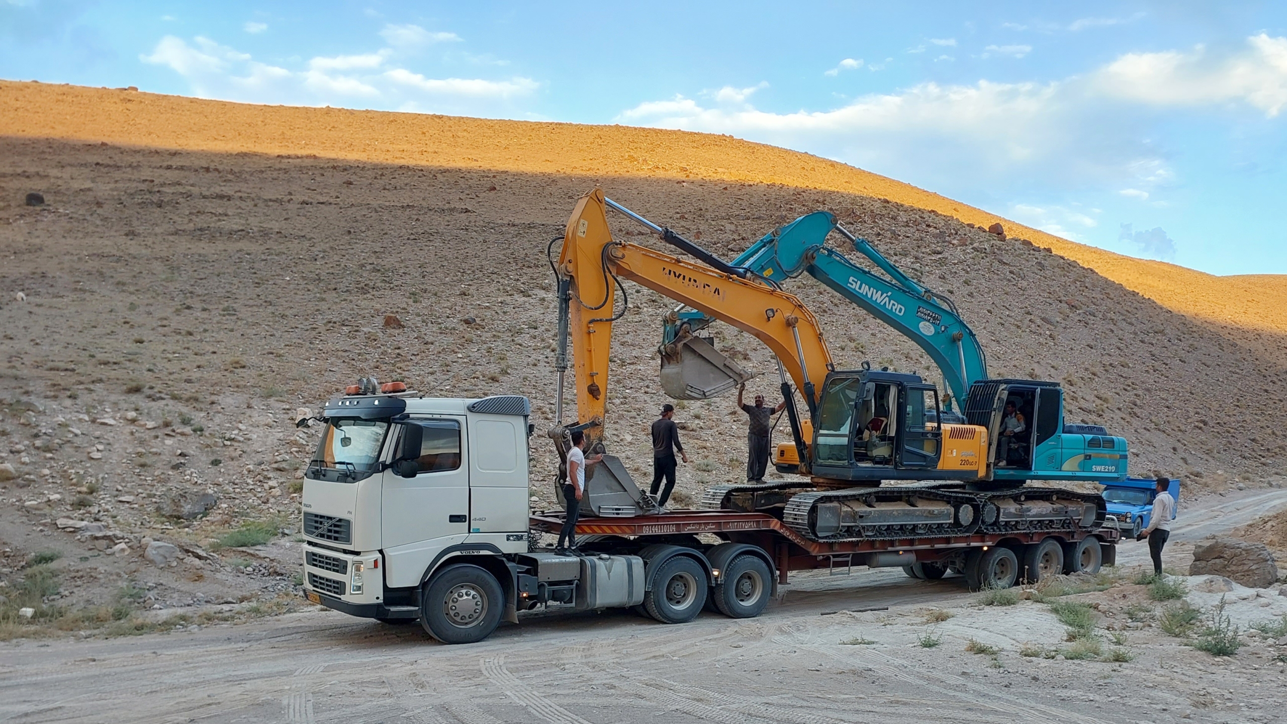 حمل ۲ تا بیل مکانیکی با ۳ محور